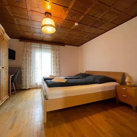 Haus St. Martin בית הארחה *